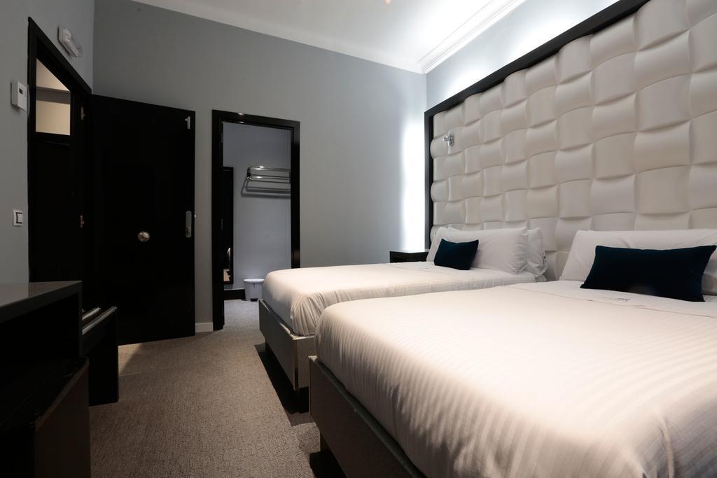 Amra Barcelona Gran Via Hotel Room photo