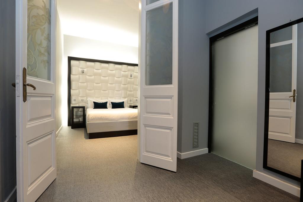 Amra Barcelona Gran Via Hotel Room photo